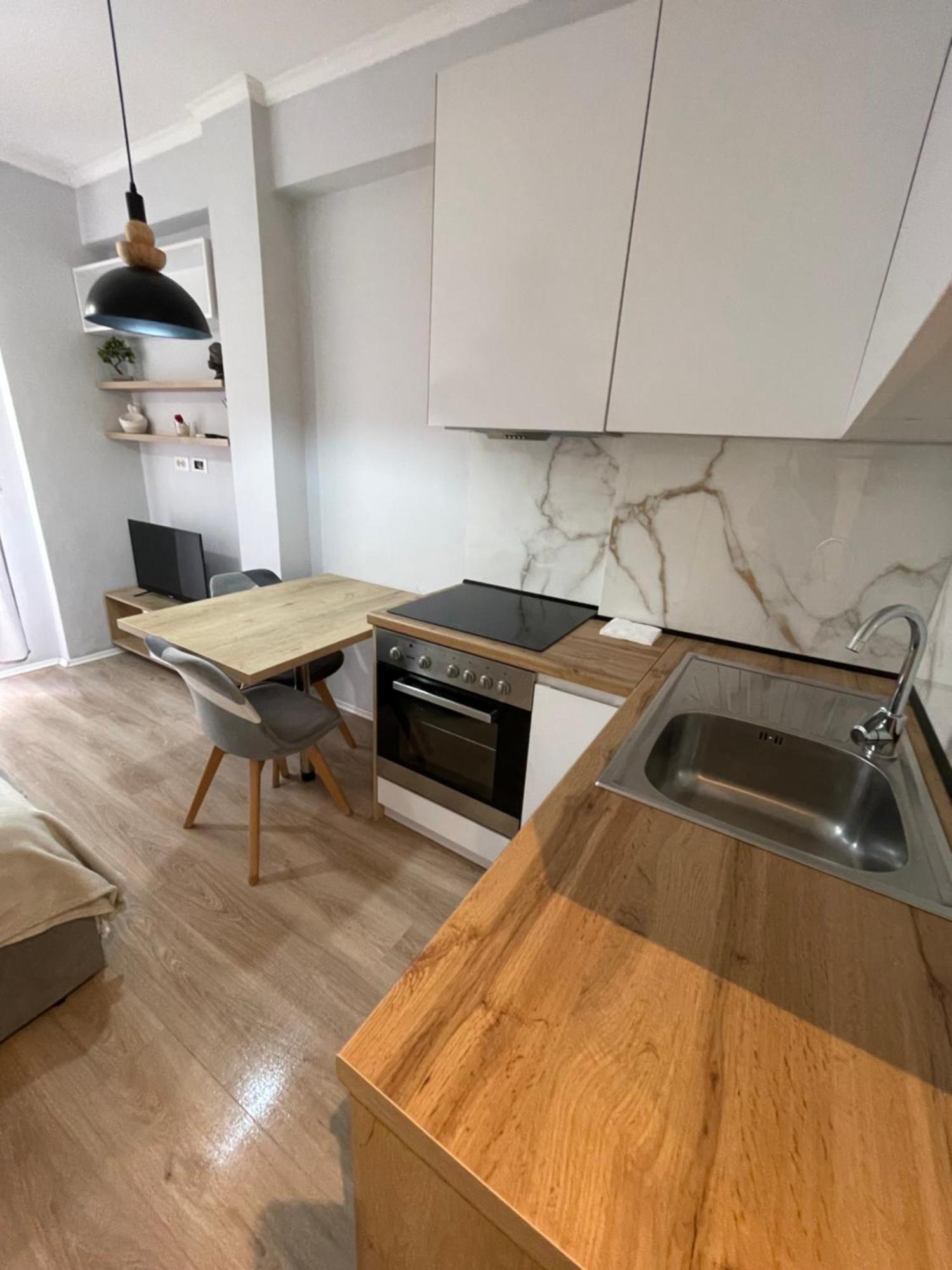 Tirana Sunshine Apartment מראה חיצוני תמונה